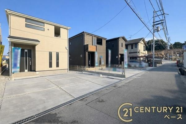 リーブルガーデン平野 １号棟 ／新築一戸建の前面道路含む現地写真|■現地撮影写真■敷地と道路の高低差が少なく駐車もスムーズです！