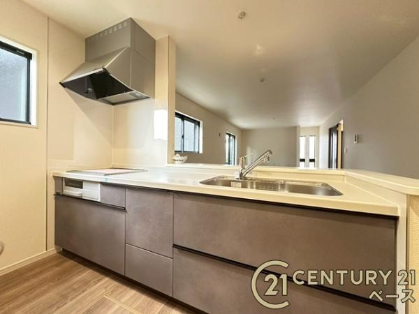 リーブルガーデン平野 ２号棟 ／新築一戸建の内観：施工例|■床は水ハケが良く、乾きやすいのでカビの発生も軽減！嬉しい浴室乾燥機付です！■