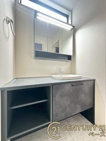 リーブルガーデン平野 ２号棟 ／新築一戸建の内観：施工例|■広々としたＷＣＬを完備！大きな荷物も楽々収納！■