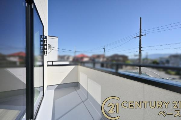 リーブルガーデン高塚台 １号棟 ／新築一戸建のバルコニー|■現地撮影写真■日当たりのよいバルコニー！洗濯物もよく乾きます！
