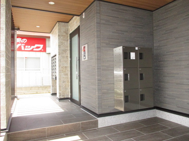 メゾンリアリ2のエントランス