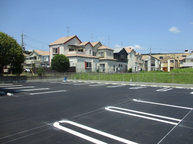 メゾンリアリ2の駐車場