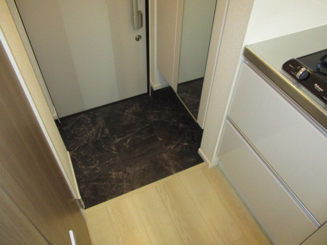 メゾンリアリ2の玄関