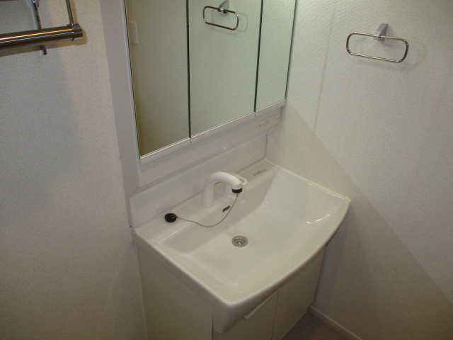 メゾンリアリ2の洗面所