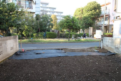 【外観】 | 東村山市萩山町３丁目 | 西武新宿線『久米川』駅 徒歩8分♪西武新宿駅まで乗り換えなしで行けるので都心へのアクセスもスムーズです。駅周辺には、スーパー・ドラッグストア・本屋など便利な施設が充実！