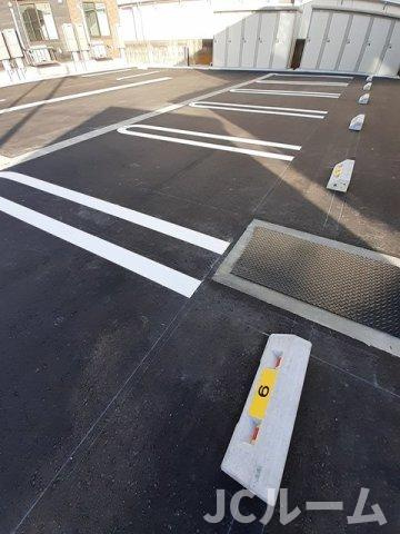 Ｃａｌｍｅ　楡の木の駐車場