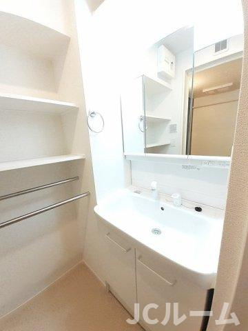 Ｃａｌｍｅ　楡の木の洗面所