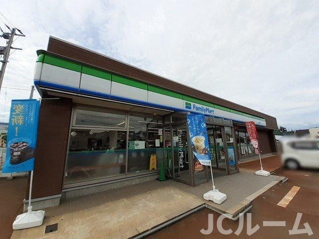 カーサさくらＡの周辺|ファミリーマート上越南新町店まで550m