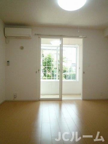 イーストガーデンの居間・リビング