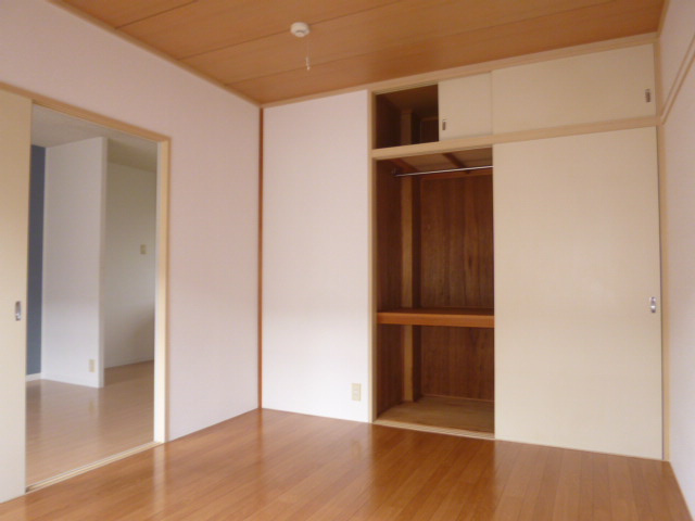 倉敷市福田町古新田のアパートの洋室