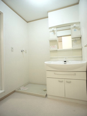 【洗面所】 | Ｋ・Ｕ・２ | 洗髪洗面化粧台と洗濯機置き場があります♪