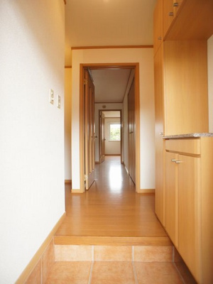 【玄関】 | Ｋ・Ｕ・２ | 1階玄関！たくさん収納できるシューズボックスが付いています♪