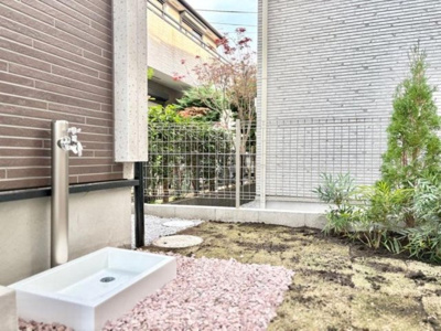 【庭】 | 【Blooming Garden】東久留米市花小金井弥生 | 2台分のカースペース有(車種による)。