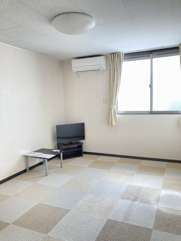 レオネクスト坂井砂山の居間・リビング|2階の写真です。