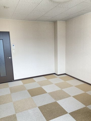 レオネクスト坂井砂山の居間・リビング|2階の写真です。