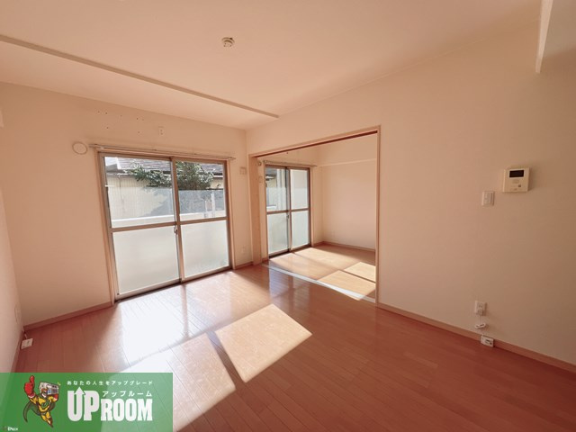 シャイン・ヴィレッジの居間・リビング