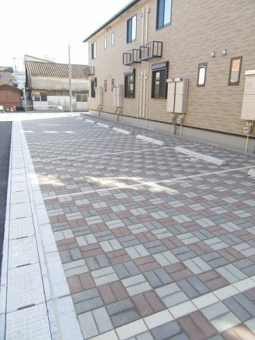 グランベルＢの駐車場