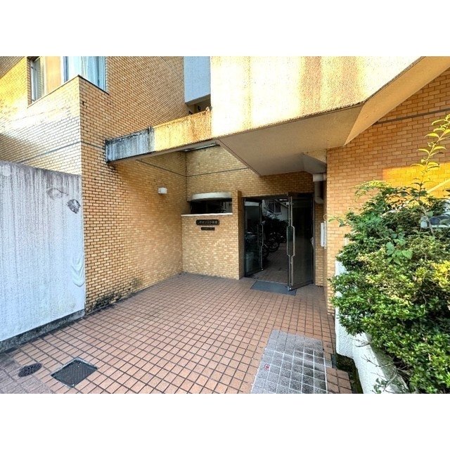 レヂオンス小手指のエントランス