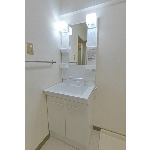 ハイツリバービレッジの洗面所