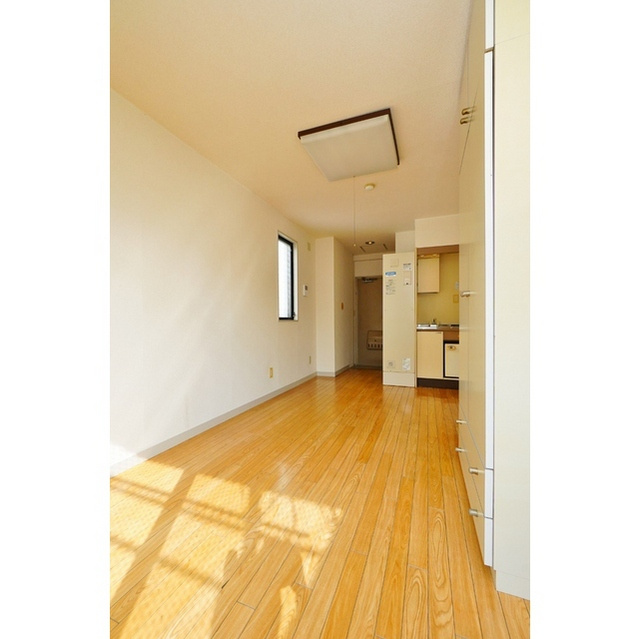 コートハウスＮＡＤＡの居間・リビング|洋室　９帖