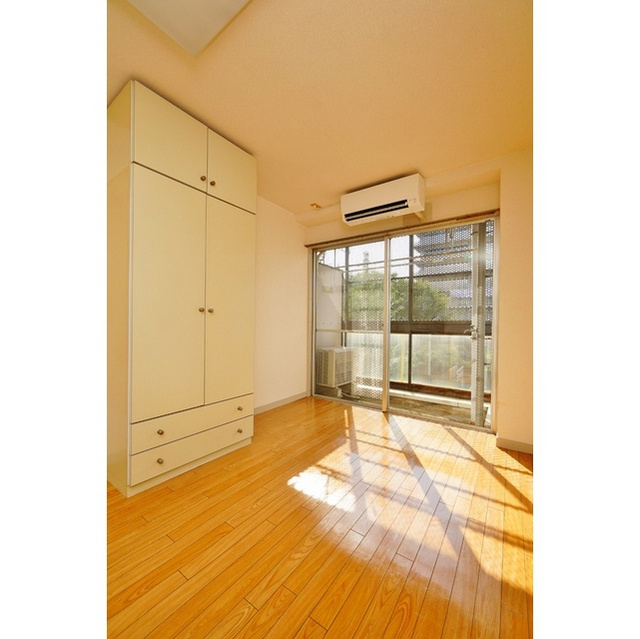 コートハウスＮＡＤＡの居間・リビング|洋室　９帖