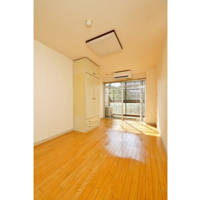 コートハウスＮＡＤＡの居間・リビング|洋室　９帖