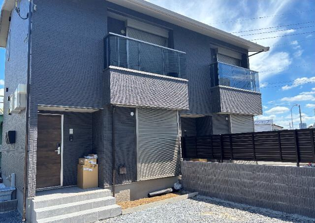 さいたま市中央区円阿弥５丁目のタウンのエントランス