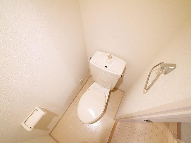 プリマヴェリーレのトイレ|落ち着きのあるトイレ。