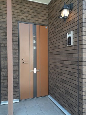 【エントランス】 | ビジュ・リアンＢ | ゆとりのあるエントランスです