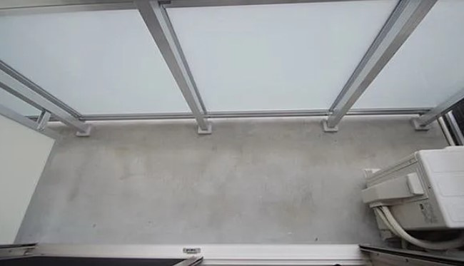 【バルコニー】