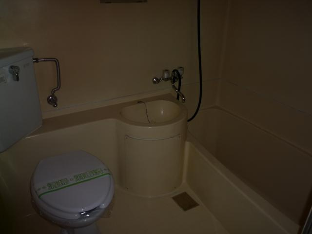 コーポラスたくの浴室