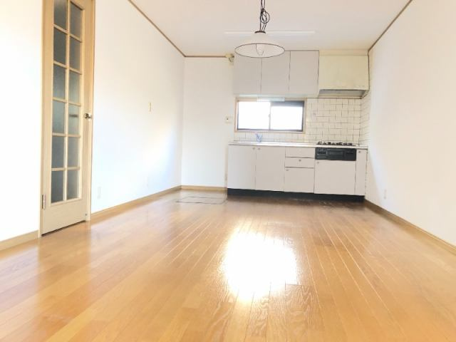 コーポラスTANAKAの居間・リビング