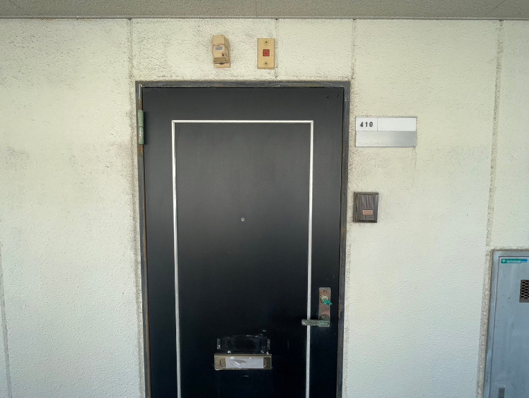 シャルム文京の玄関