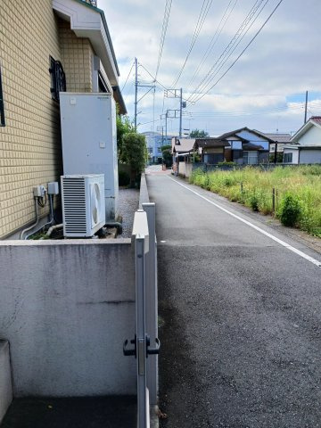 【前面道路含む現地写真】