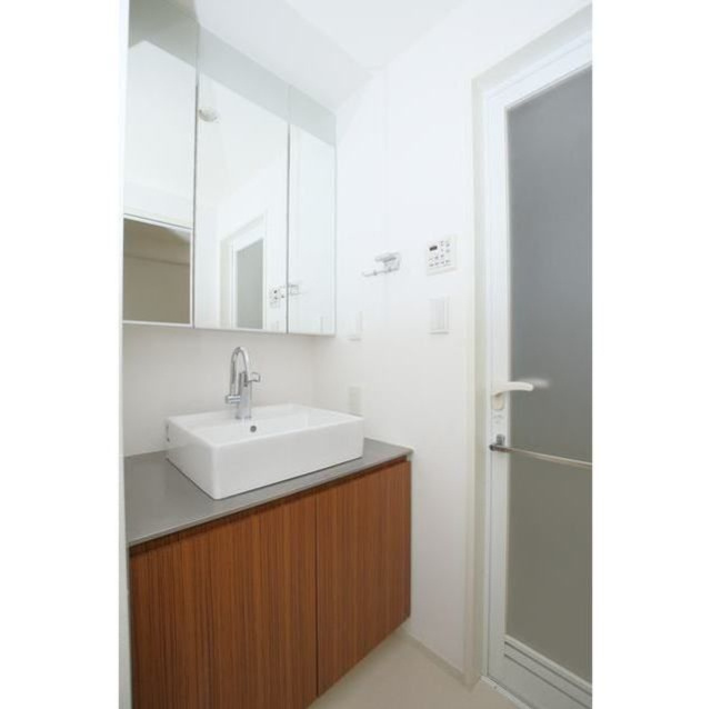 コンフォリア芝浦バウハウスの洗面所