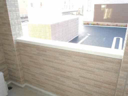 サンリットガーデンＮのバルコニー|外からの目が気にならないバルコニーで洗濯物が干せます