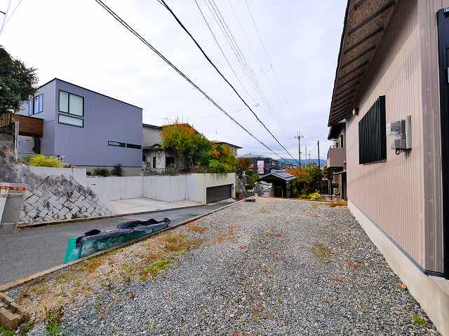 中山町西３丁目貸事務所の駐車場