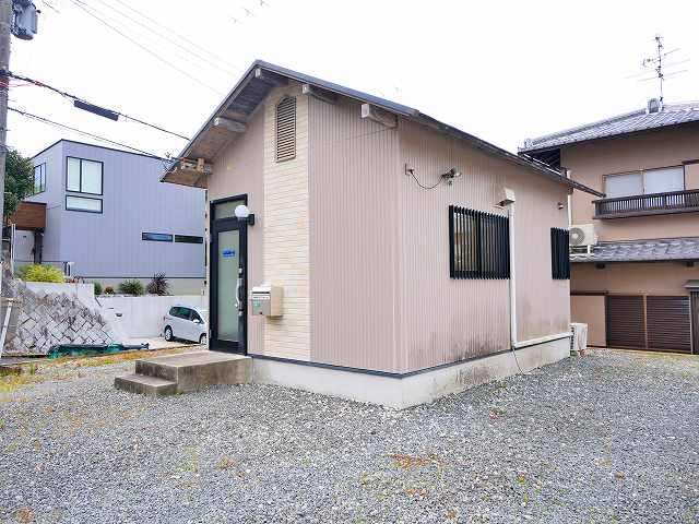 中山町西３丁目貸事務所の外観
