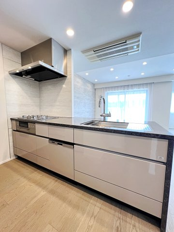 クリオ鵠沼海岸グランロワのキッチン