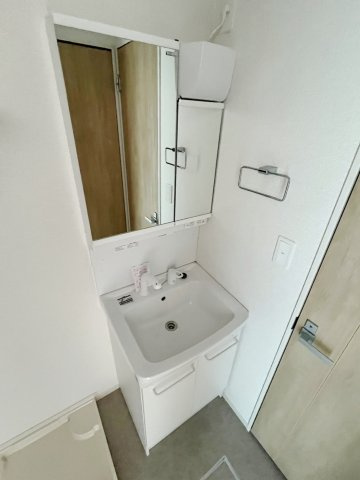 グランドール　コルソ　B棟の独立洗面台