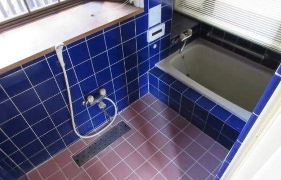 池袋本町２丁目戸建の浴室