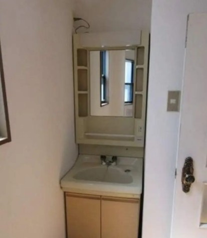 池袋本町２丁目戸建の独立洗面台