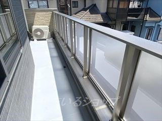 広島市安佐北区亀山３丁目のアパートのバルコニー