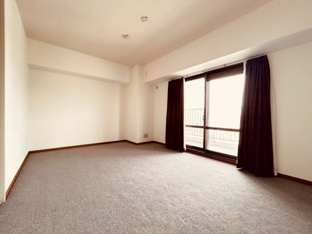 ウエステ垂水の洋室