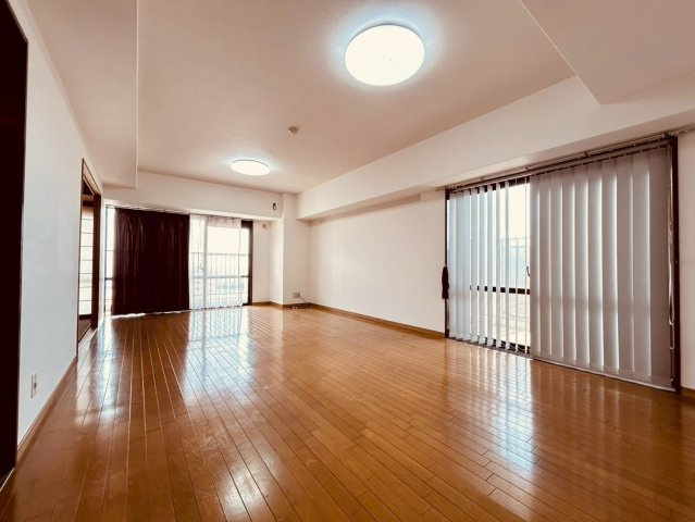 ウエステ垂水の居間・リビング