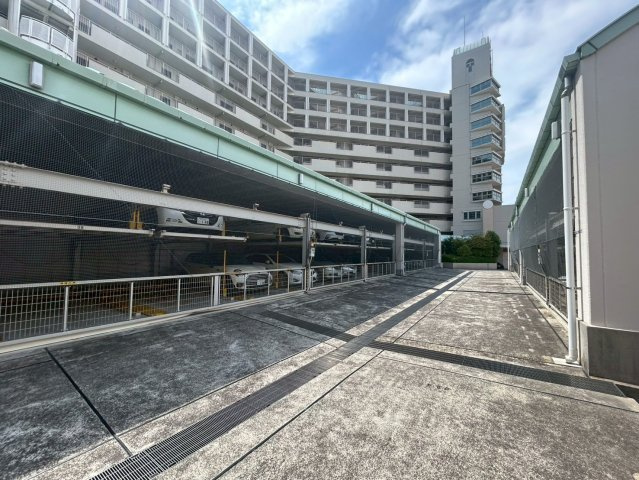 ウエステ垂水の駐車場