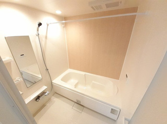 【浴室】 | コージー　フラットⅡ | ゆったり過ごせるお風呂です