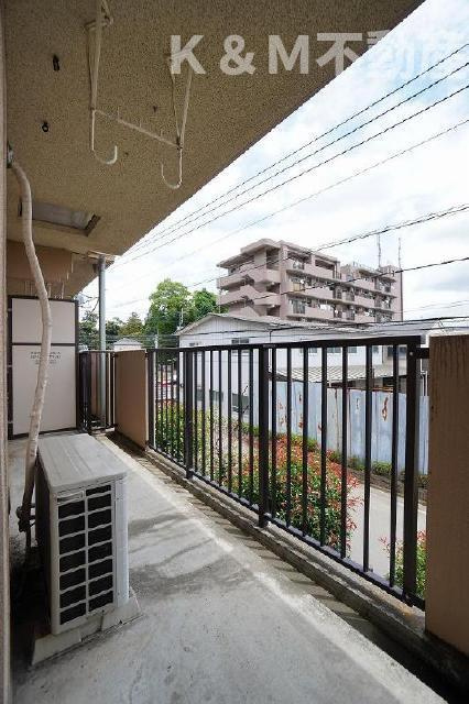 第１８パールメゾン吉田のバルコニー|バルコニーからの眺めを楽しみながら食事をしませんか