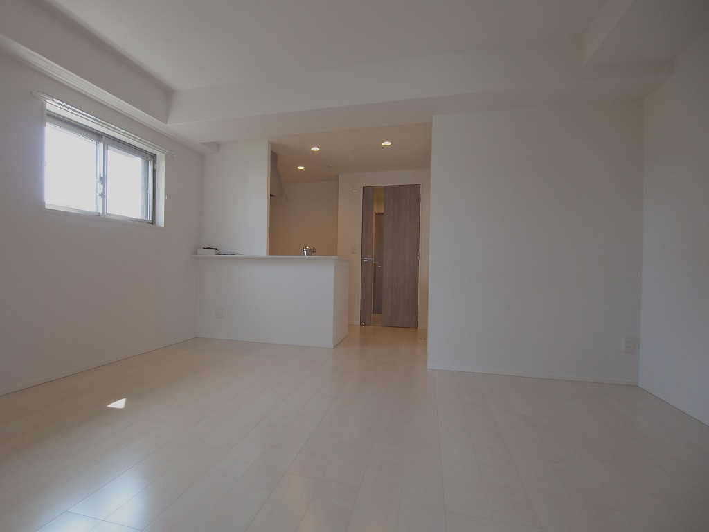 グランソレイユ　ナカスジの居間・リビング