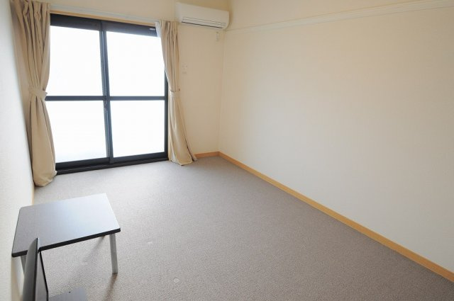 レオパレスハイム三ツ沢の居間・リビング|部屋ごとにタイプが異なります。